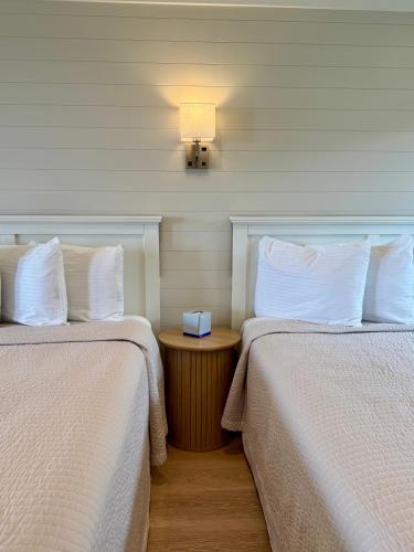 Estudio Deluxe con cama grande del hotel Hartman's Briney Breezes Beach Resort. Foto 2