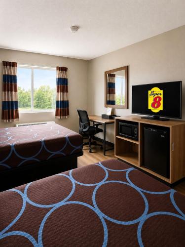 Habitación Doble con bañera - Adaptada para personas de movilidad reducida/con discapacidad auditiva - No fumadores del hotel Super 8 By Wyndham Canandaigua. Foto 2