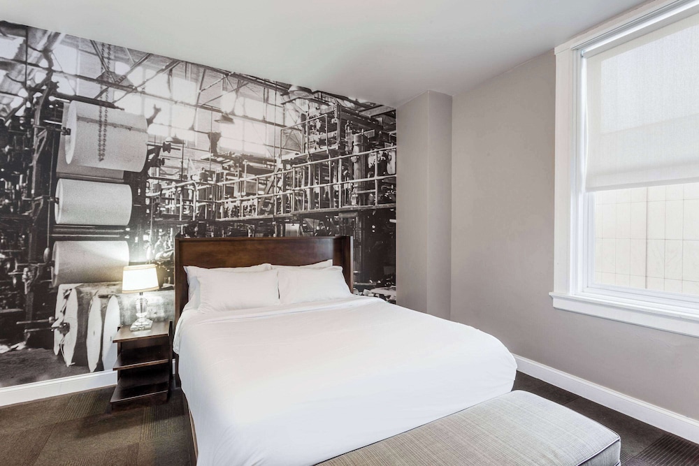 Habitación básica, 1 cama de matrimonio, no fumadores (Mobility, Roll - in Shower) del hotel Hotel at the Lafayette, Trademark Collection by Wyndham. Foto 5