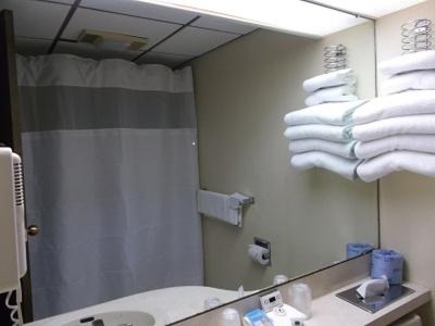 Habitación Doble Estándar con 2 camas dobles del hotel Bonnie Castle Resort & Marina