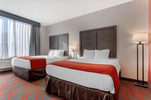 Habitación con 2 camas grandes - No fumadores del hotel Comfort Inn and Suites Near Stadium. Foto 1