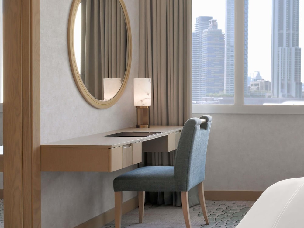 Suite ejecutiva, 1 habitación del hotel Swissotel Al Murooj Dubai. Foto 3