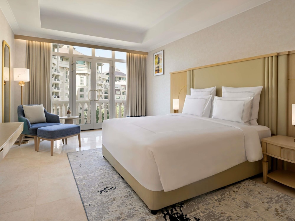 Suite Royal, 1 cama doble del hotel Swissotel Al Murooj Dubai. Foto 6