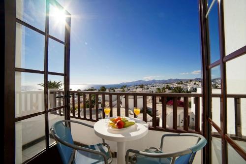 Apartamento 1 habitación Planta Baja Sofá Cama incluido 2 Camas individuales del hotel Plaza Azul. Foto 8