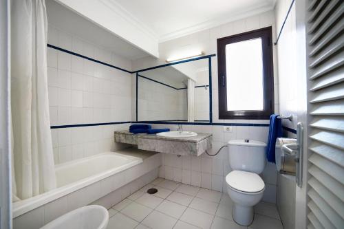 Apartamento 1 habitación Planta Baja Sofá Cama incluido 2 Camas individuales del hotel Plaza Azul. Foto 11