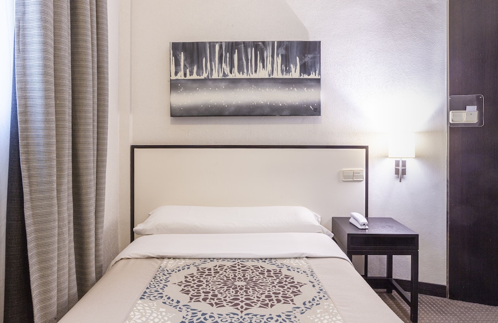 Habitación Individual del hotel Macià Plaza. Foto 4