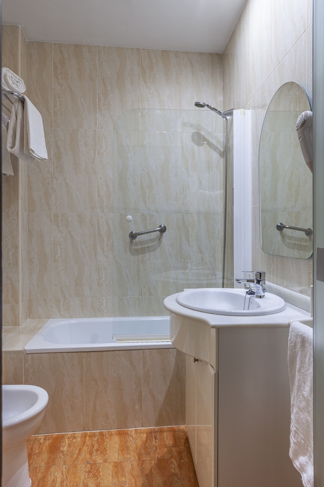 Habitación Confort doble del hotel Macià Plaza. Foto 12