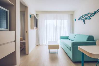 Habitación familiar del hotel Iberostar Waves Alcudia Park. Foto 2