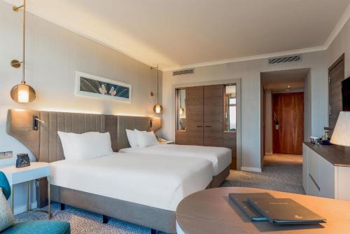 Habitación Doble - 2 camas del hotel Hilton Diagonal Mar Barcelona. Foto 6