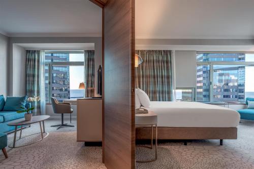Suite Mediterránea del hotel Hilton Diagonal Mar Barcelona. Foto 5