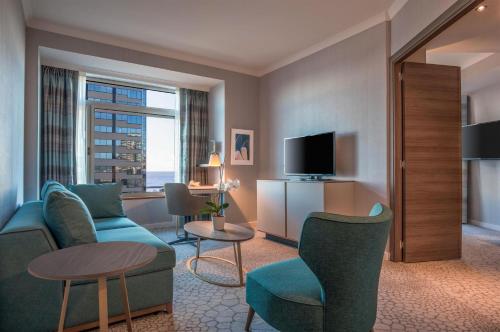 Suite Mediterránea del hotel Hilton Diagonal Mar Barcelona. Foto 6