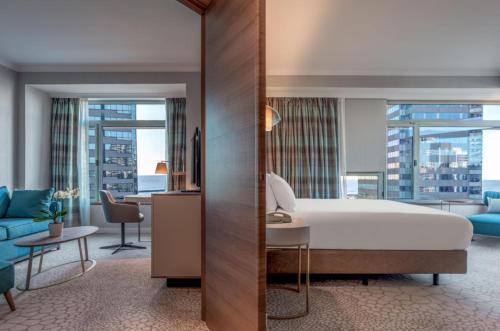 Suite Mediterránea del hotel Hilton Diagonal Mar Barcelona. Foto 7