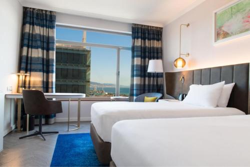 Habitación Executive - 2 camas del hotel Hilton Diagonal Mar Barcelona. Foto 3