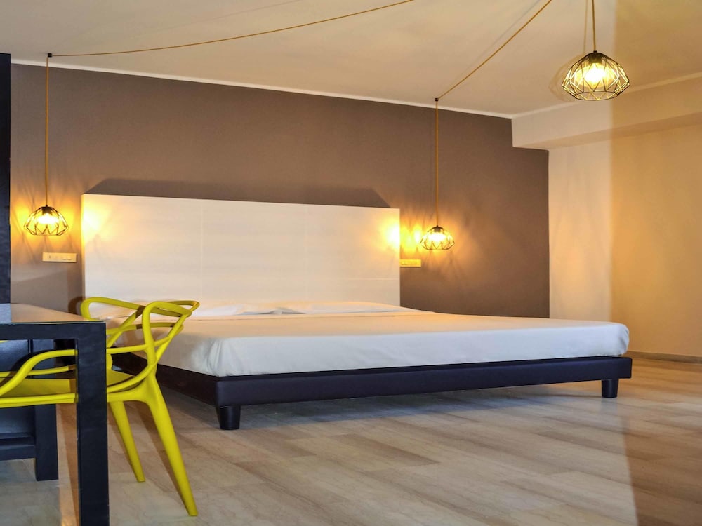 Habitación estándar doble, 1 cama doble del hotel Ibis Styles Trani. Foto 5