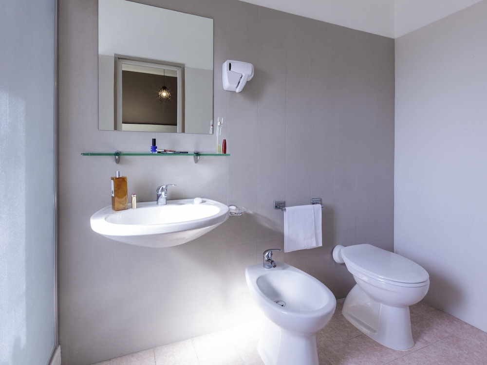 Habitación estándar, 1 cama individual del hotel Ibis Styles Trani. Foto 3