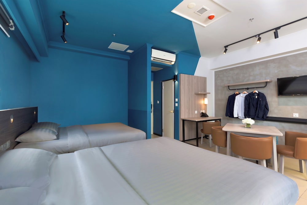 Habitación estándar con 2 camas individuales del hotel Ibis Budget Phnom Penh Riverside. Foto 2