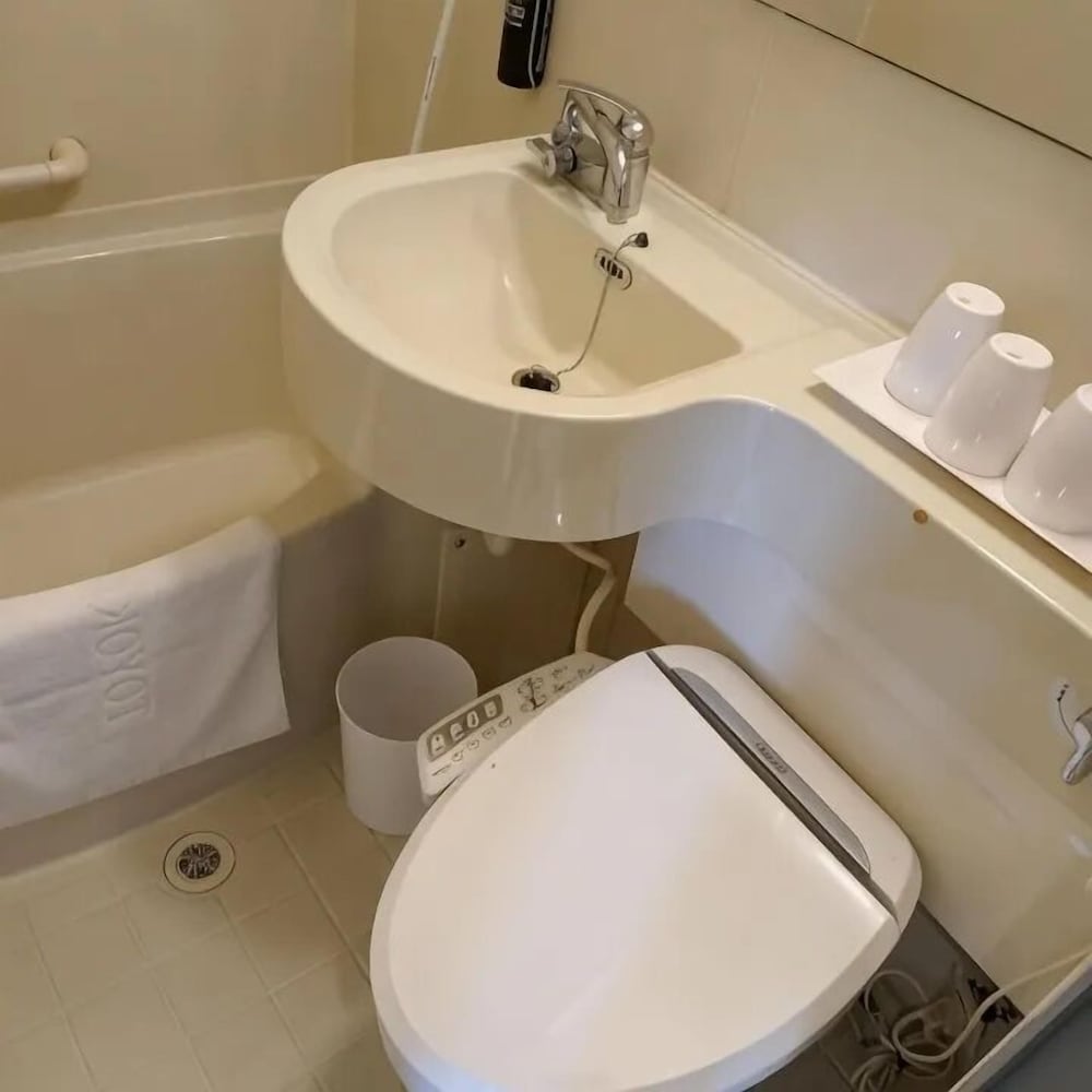 Habitación Familiar con 2 camas dobles del hotel Ibis Budget Phnom Penh Riverside. Foto 4