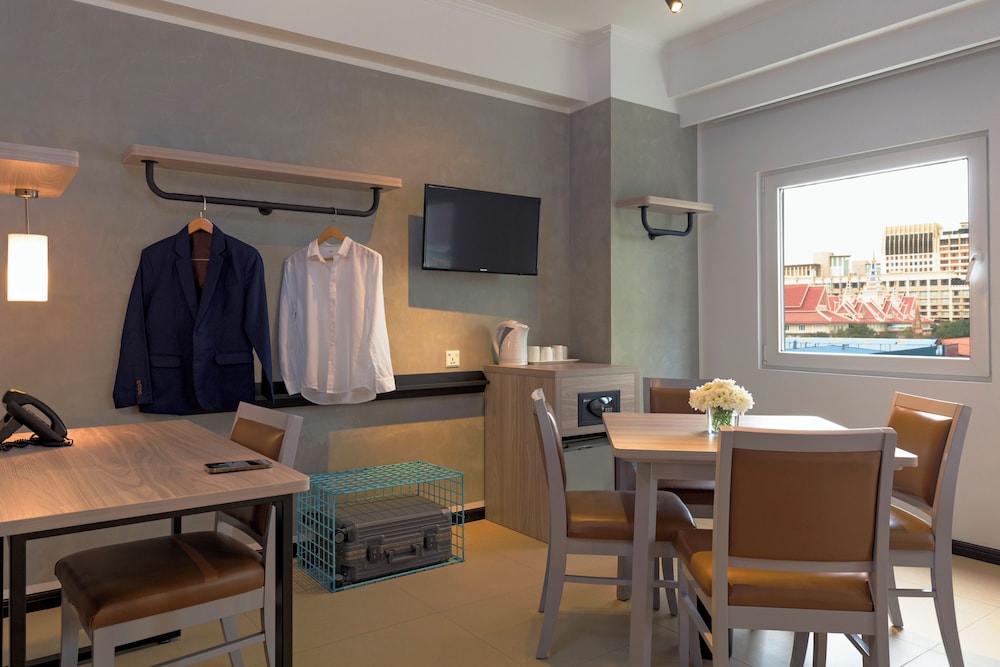 Habitación familiar con 3 camas individuales del hotel Ibis Budget Phnom Penh Riverside