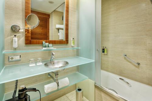 Suite Junior del hotel Sercotel Sorolla Palace. Foto 2