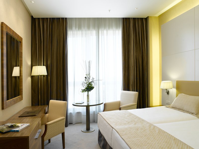Habitación Doble - 1 o 2 camas del hotel Sercotel Sorolla Palace. Foto 8