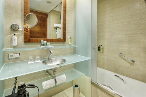 Suite Junior del hotel Sercotel Sorolla Palace. Foto 8