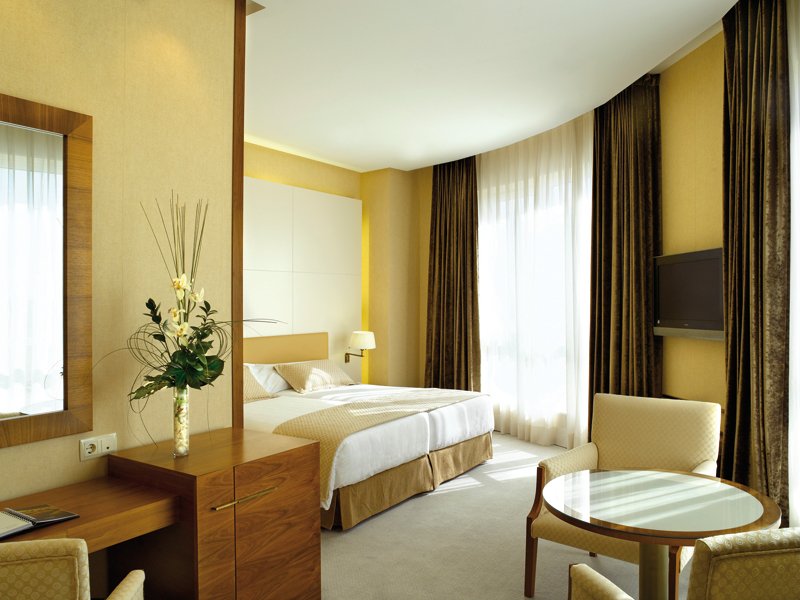 Habitación Doble Superior del hotel Sercotel Sorolla Palace. Foto 8