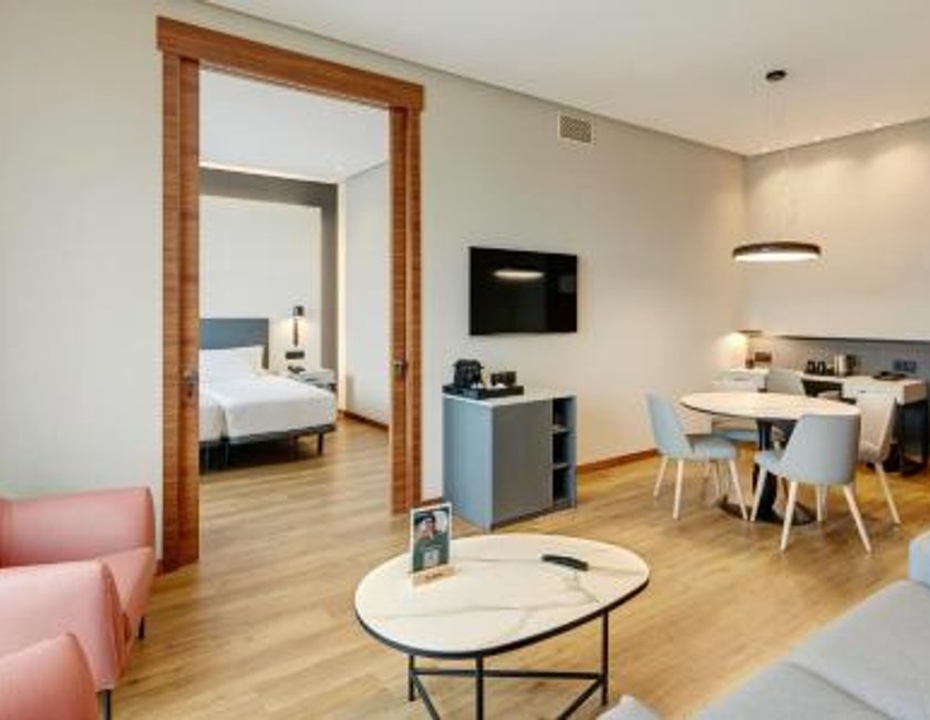 Suite Junior del hotel Sercotel Sorolla Palace. Foto 2