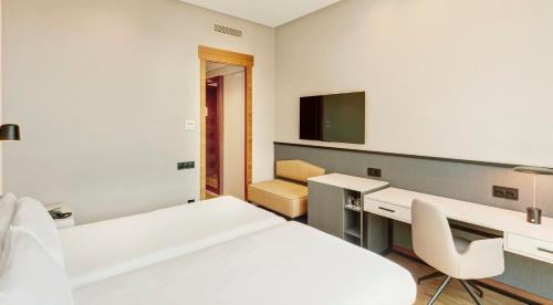 Habitación Doble - 1 o 2 camas del hotel Sercotel Sorolla Palace. Foto 3