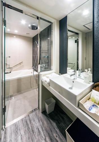Habitación Doble Superior - No fumadores del hotel Daiwa Roynet Ginza Premier. Foto 1