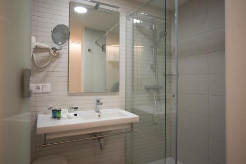 Habitación Doble Estándar del hotel Casual De Las Olas San Sebastian. Foto 6