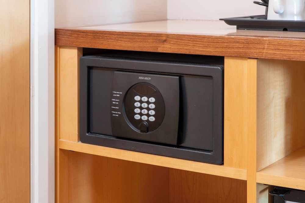 Habitación estándar, 1 cama de matrimonio del hotel Holiday Inn London Brentford Lock. Foto 24