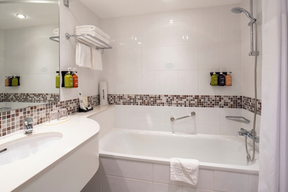 Habitación estándar, 1 cama de matrimonio del hotel Holiday Inn London Brentford Lock. Foto 35