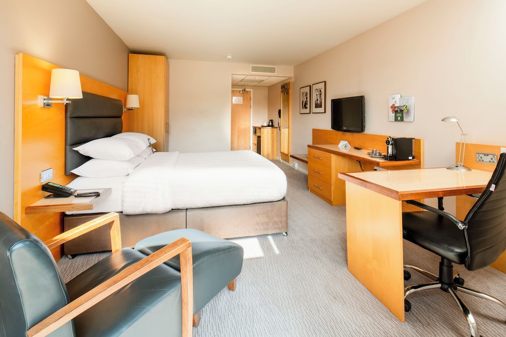 Habitación Premium, 1 cama de matrimonio grande, balcón (Canal View) del hotel Holiday Inn London Brentford Lock. Foto 39