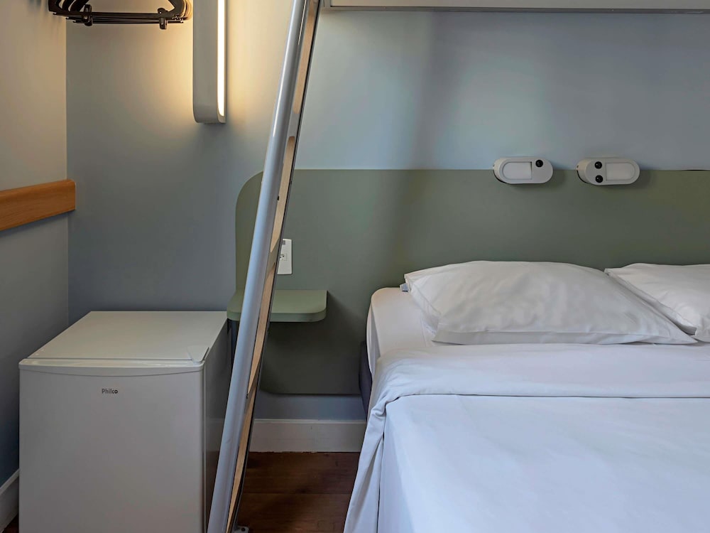 Apartamento Standard con 1 cama doble y 1 cama supletoria del hotel Ibis Budget Rj Praia De Botafogo. Foto 6
