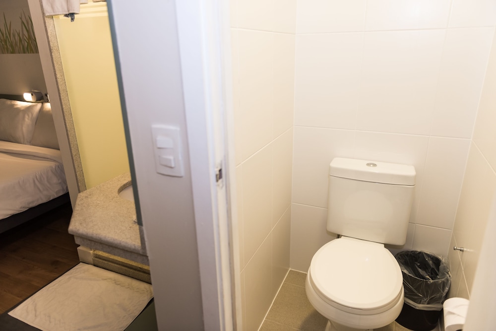 Apartamento Standard con una cama doble del hotel Ibis Budget Rj Praia De Botafogo. Foto 9