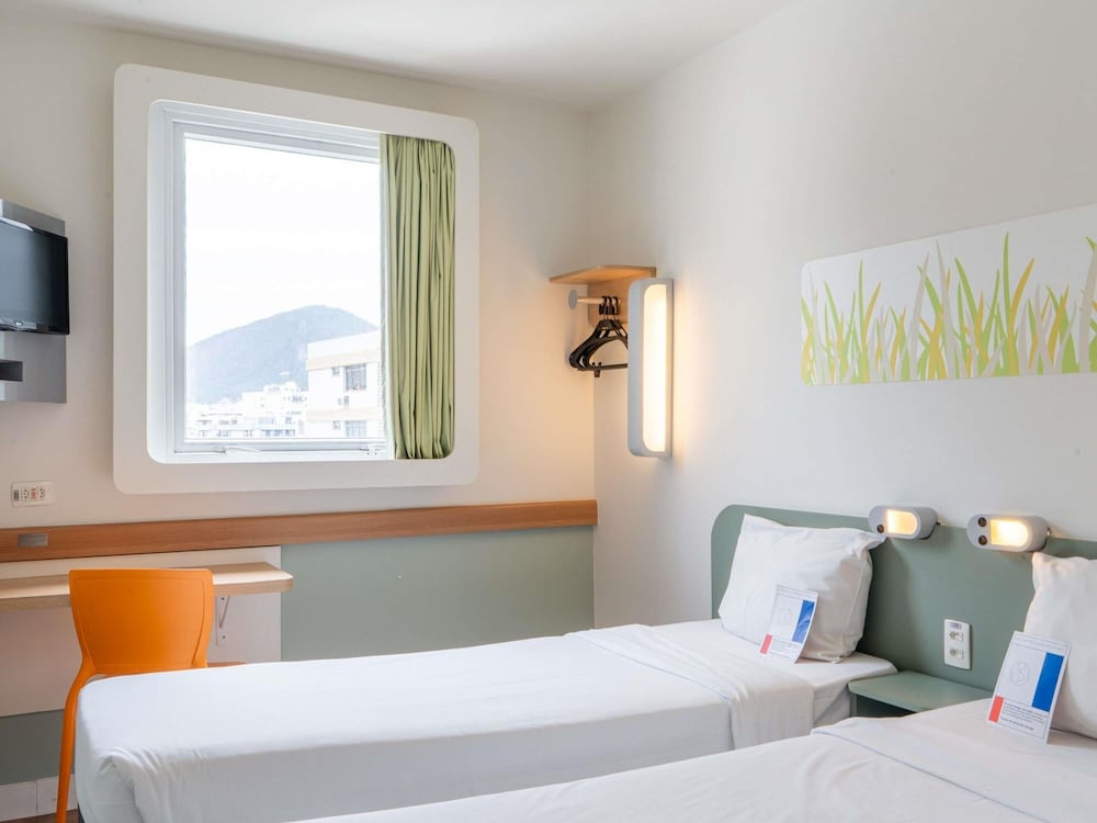Apartamento Standard con dos camas individuales del hotel Ibis Budget Rj Praia De Botafogo. Foto 7