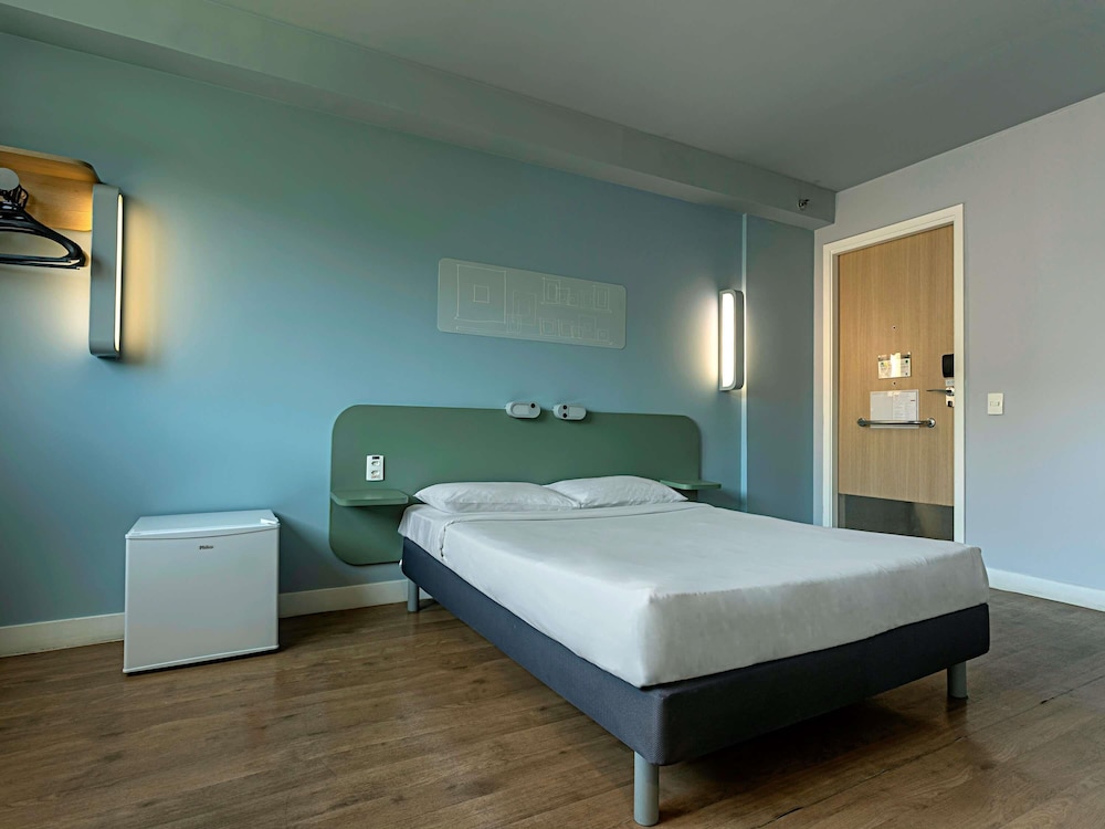 Apartamento Superior adaptado para huéspedes con movilidad reducida con cama doble y minibar del hotel Ibis Budget Rj Praia De Botafogo
