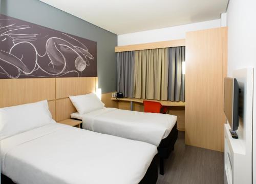 Habitación Doble Estándar - 2 camas del hotel Ibis Recife Aeroporto. Foto 5