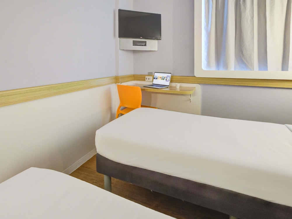 Apartamento con camas individuales del hotel Ibis Budget Rj Copacabana. Foto 3
