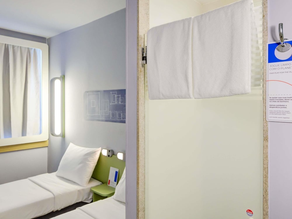 Apartamento con camas individuales del hotel Ibis Budget Rj Copacabana. Foto 4