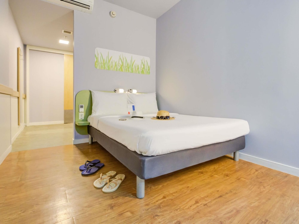 Habitación estándar adaptada con cama doble del hotel Ibis Budget Rj Copacabana. Foto 1
