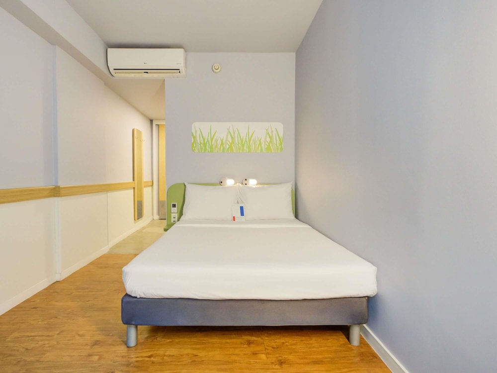 Habitación estándar adaptada con cama doble del hotel Ibis Budget Rj Copacabana. Foto 4