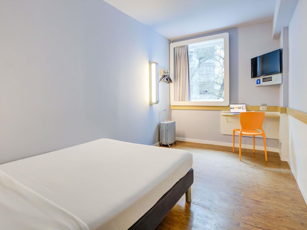Habitación estándar adaptada con cama doble del hotel Ibis Budget Rj Copacabana. Foto 10
