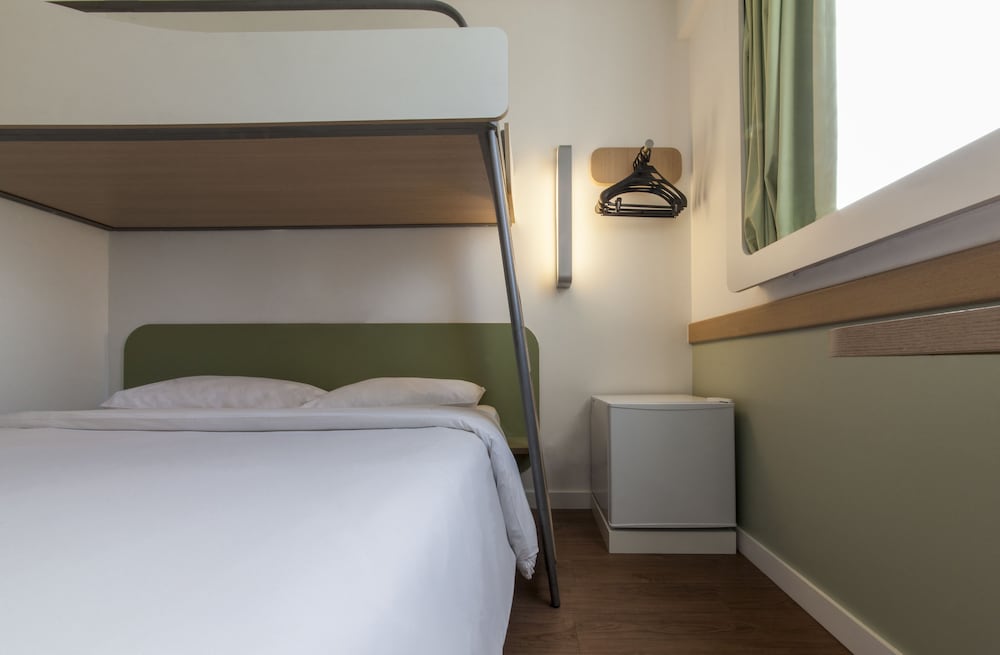 Habitación estándar - Cama doble y cama superpuesta - Para hasta 3 personas del hotel Ibis Budget Manaus. Foto 1