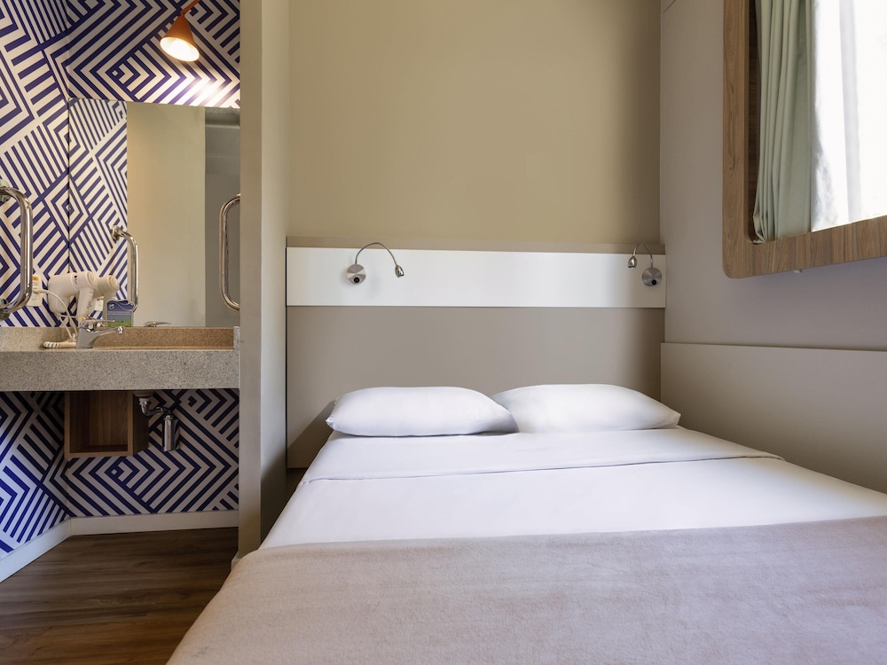 HABITACIÓN STANDARD ADAPTADA CON 1 CAMA DOBLE del hotel Ibis Budget Sao Paulo Jardins. Foto 3