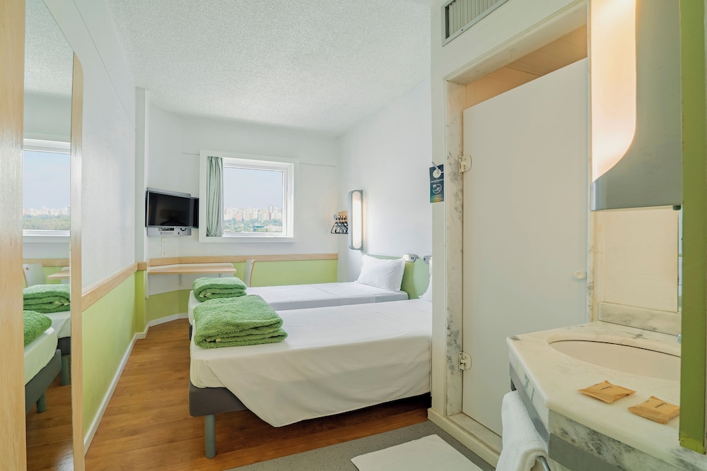 Habitación Standard con 2 camas individuales del hotel Ibis Budget Sao Paulo Jardins. Foto 4