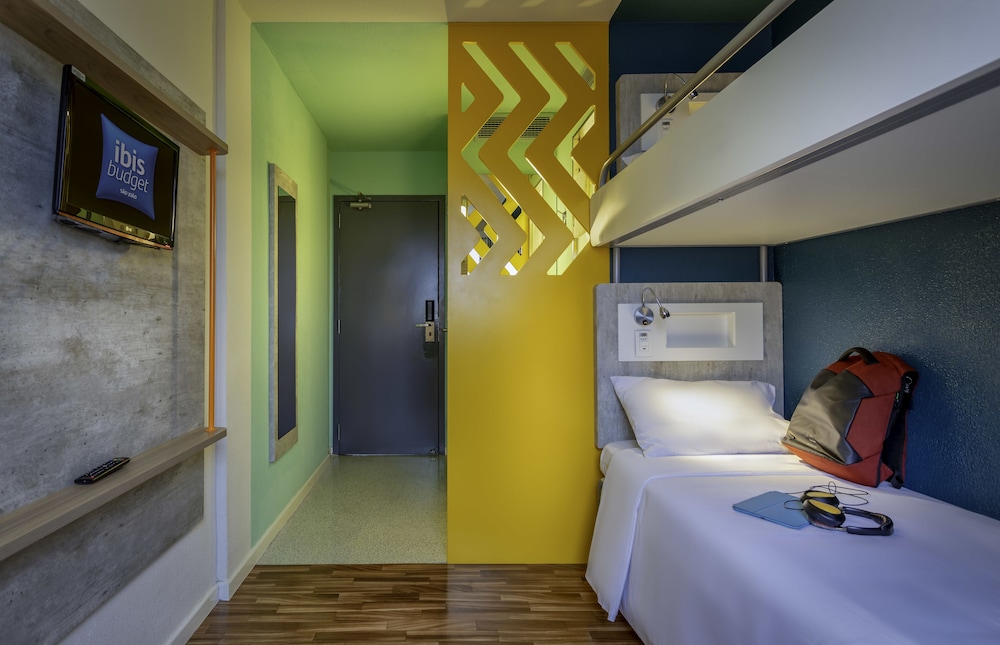 Habitación Estándar con 1 cama doble y 1 litera del hotel Ibis Budget Sp Centro São João. Foto 2