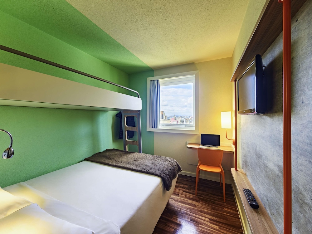 Habitación estándar con 1 cama doble + 1 litera, adecuada para personas con movilidad reducida del hotel Ibis Budget Sp Centro São João