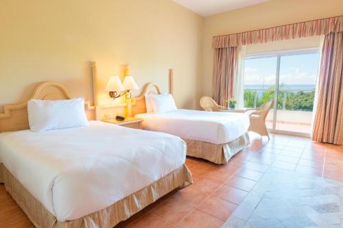 Habitación Doble Deluxe con vistas al mar del hotel Eurostars Grand Cayacoa