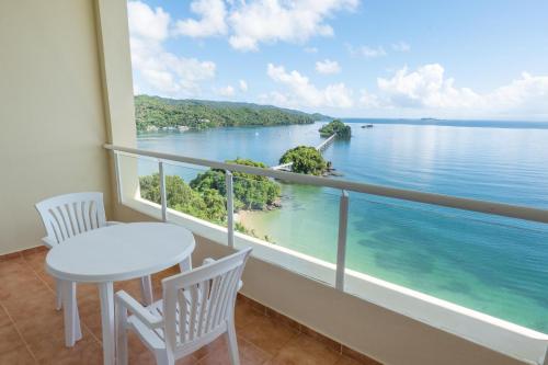 Habitación Doble Deluxe con vistas al mar del hotel Eurostars Grand Cayacoa. Foto 6